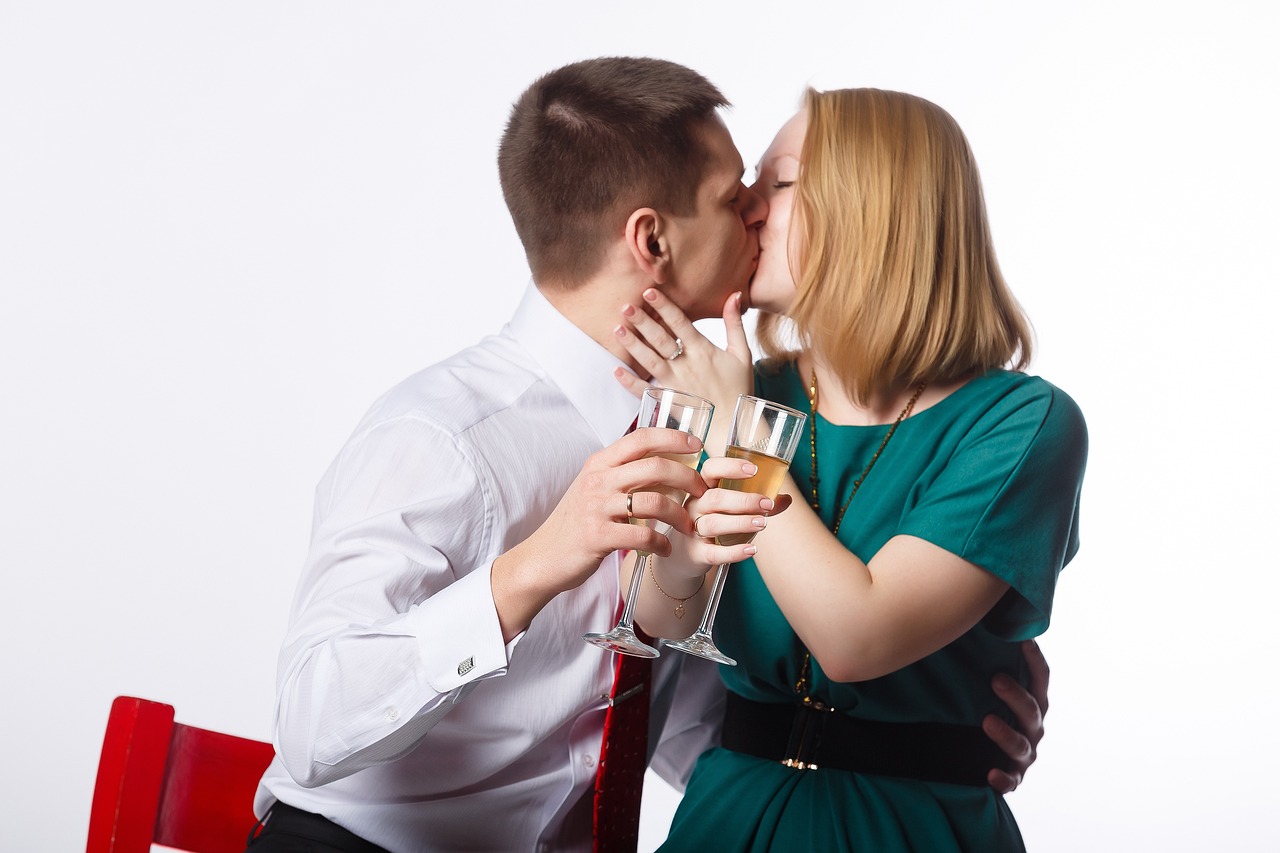 试管代生的孩子被婆婆带死了（试管代生的孩子被公婆带走怎么办）